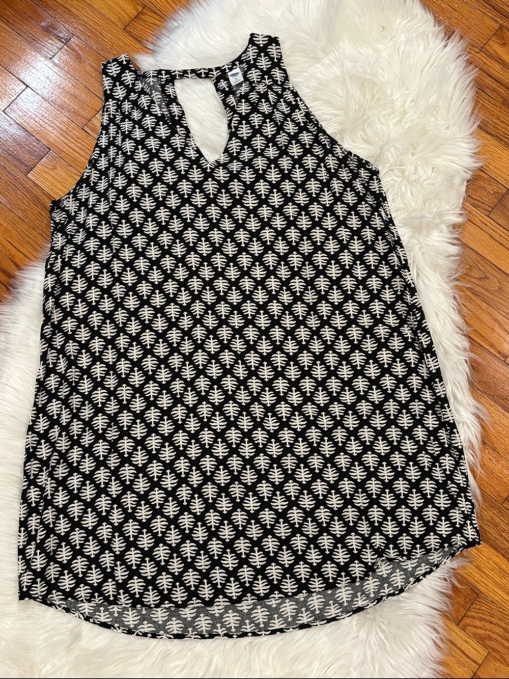 Old Navy Womens XL Black & White Print Tank Dress V-Neck front Keyhole back